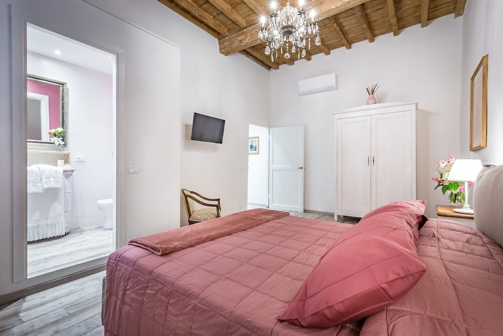 Arno Apartment B 9/32