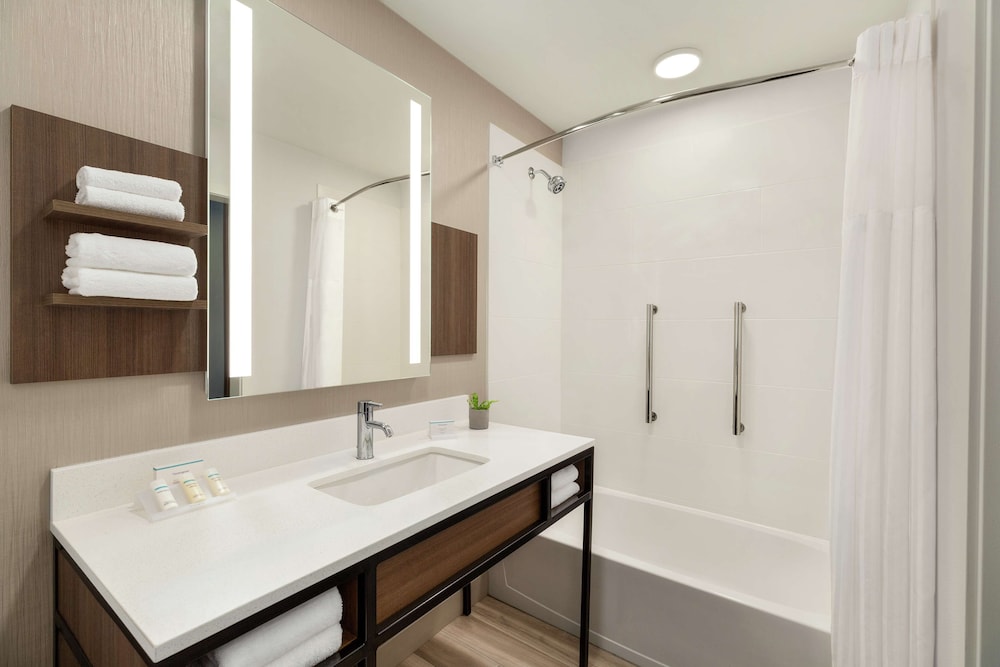 Hilton Garden Inn Seattle Airport 9/43