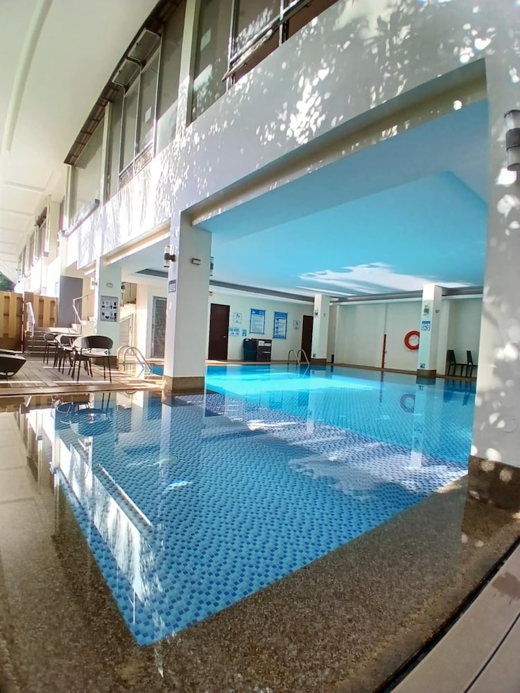 Dohera Hotel 33/69