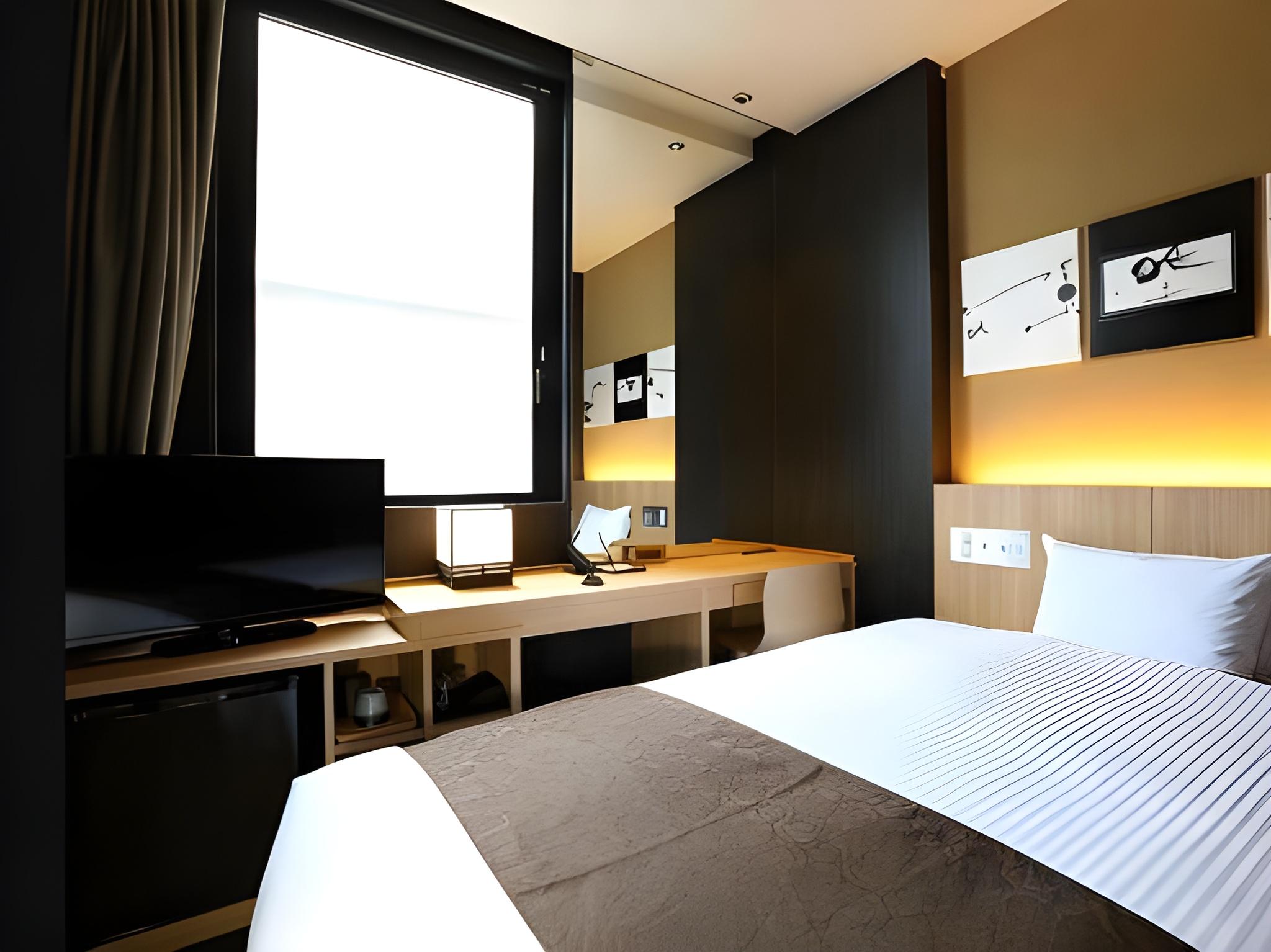 Semi Room, Single, Semi Double Bed