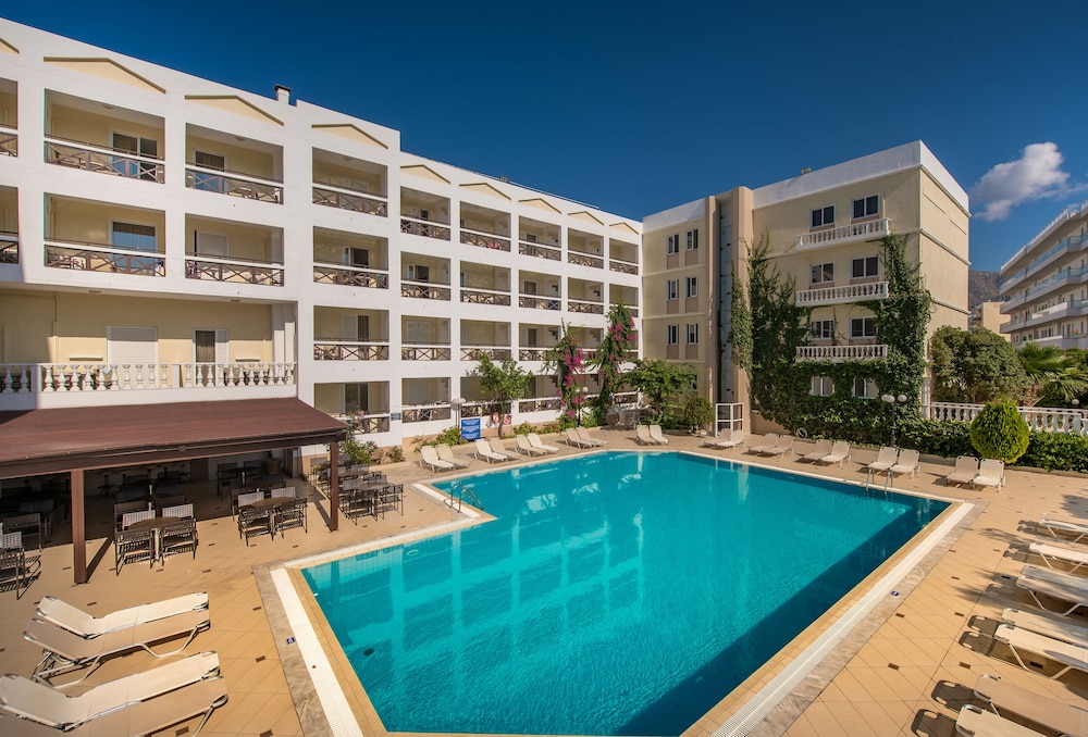 Hersonissos Palace 67/70