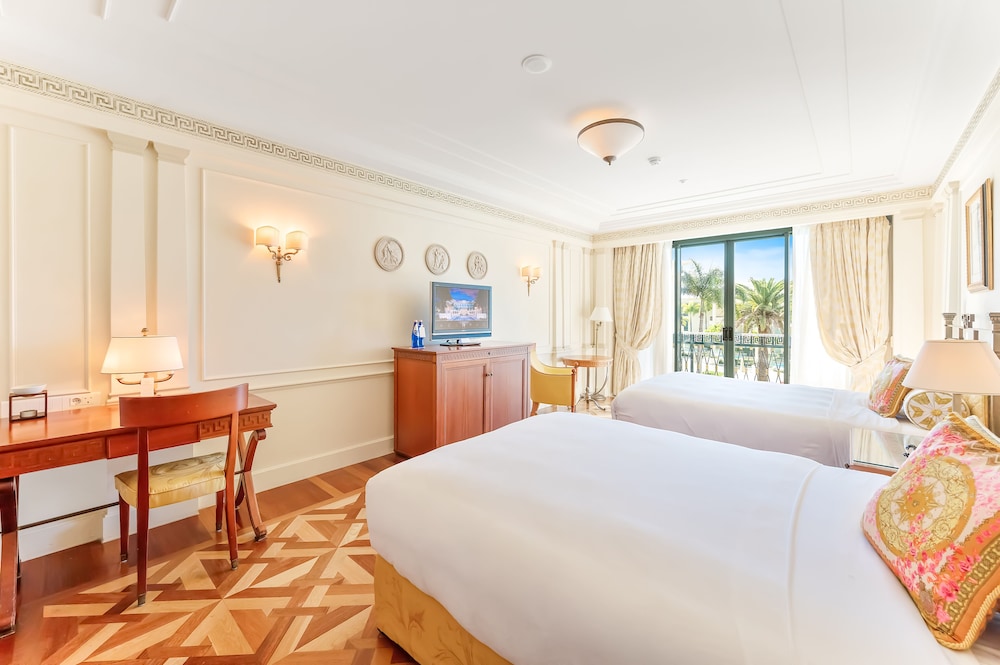 SUPERIOR, DOUBLE BED