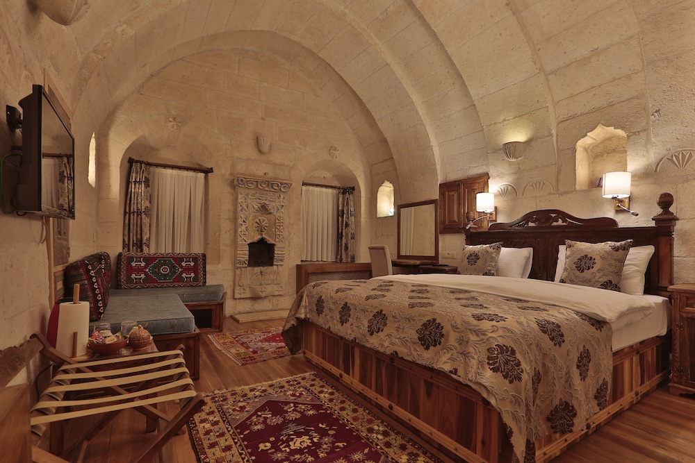 Three Doors Cappadocia 9/27