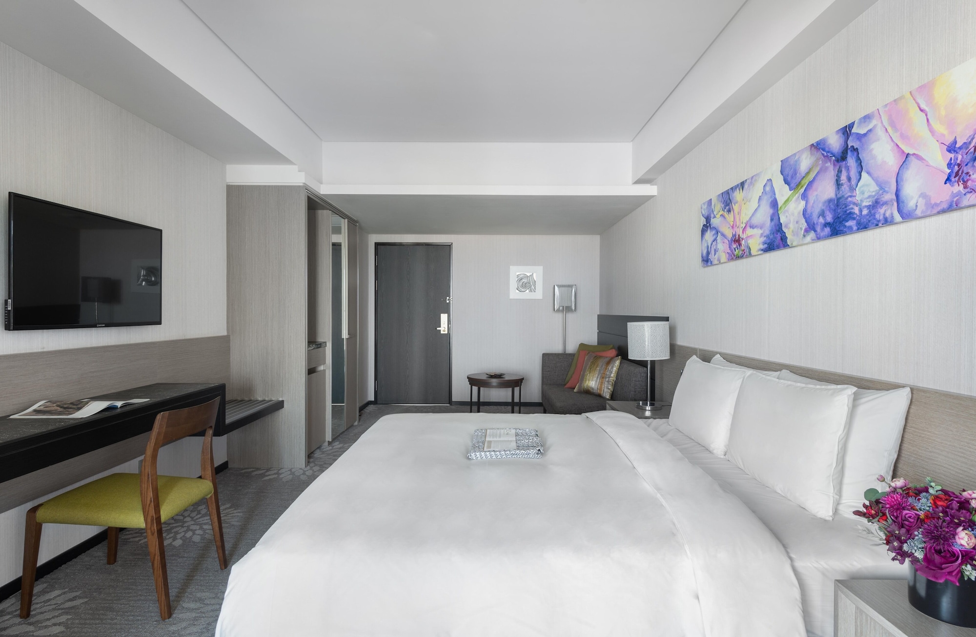 PREMIER, KING BED