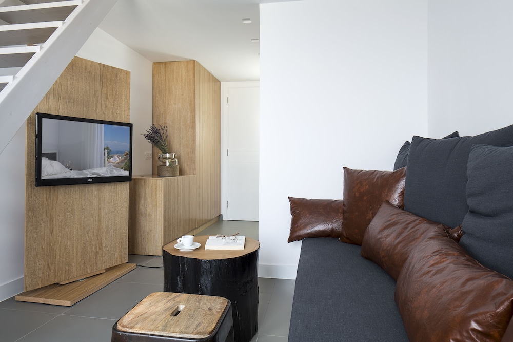 Loizos Apartments 36/50