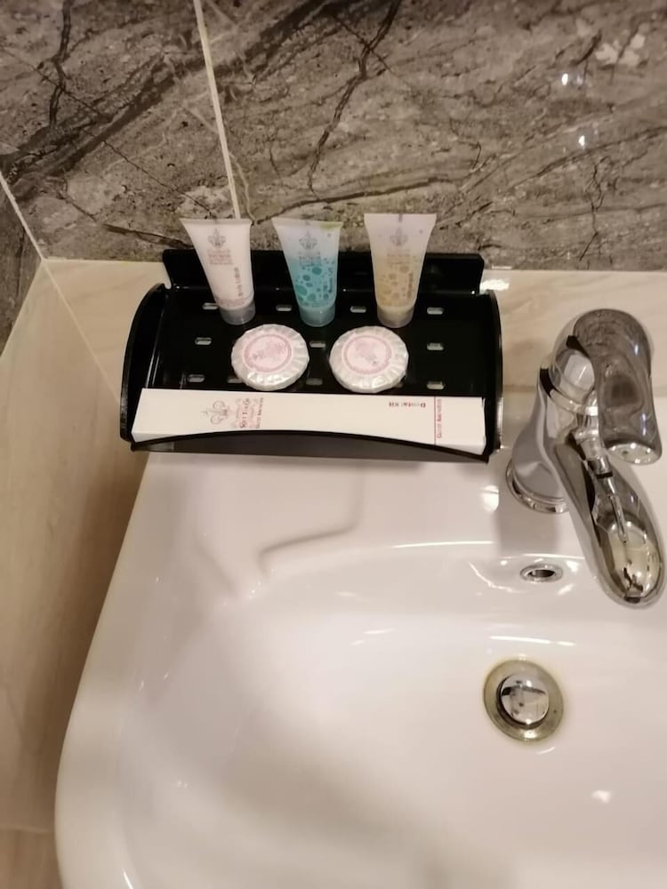 ايوان الاندلسية(Iwan AlAndalusia hotel suites Alrehab) 16/30