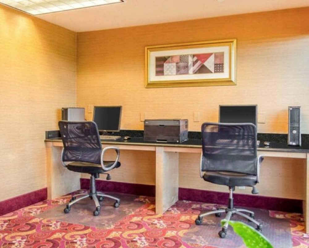 Comfort Inn and Suites York, PA 36/44