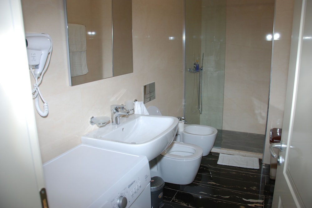 Sunrise Luxury Apartment 50/50