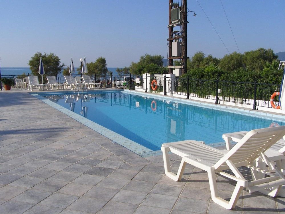 Andreolas Beach Hotel 10/33