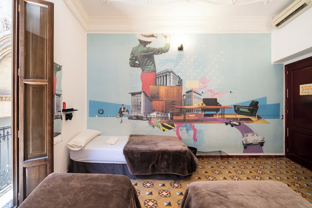Home Youth Hostel 35/73