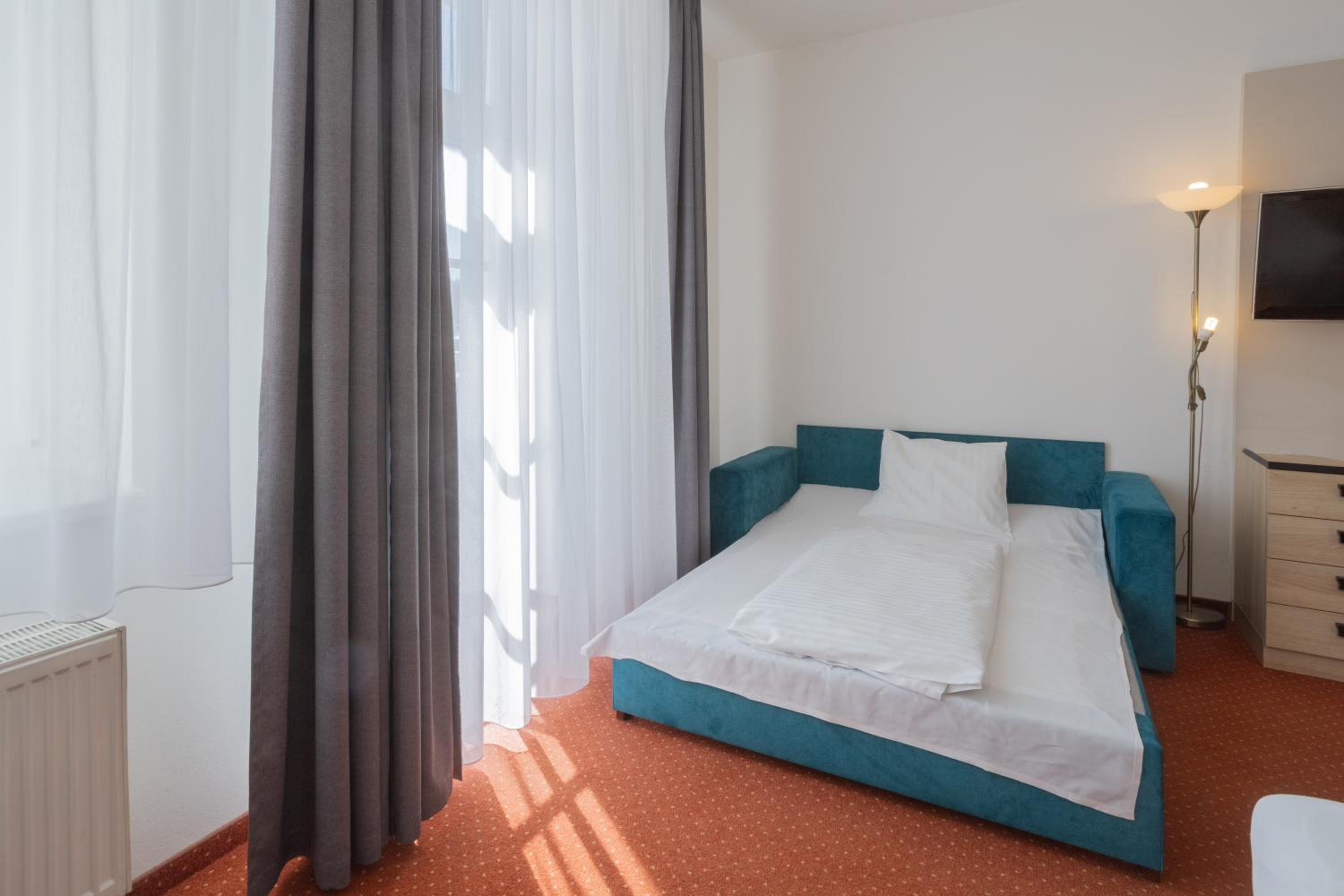 Flora Hotel 16/60