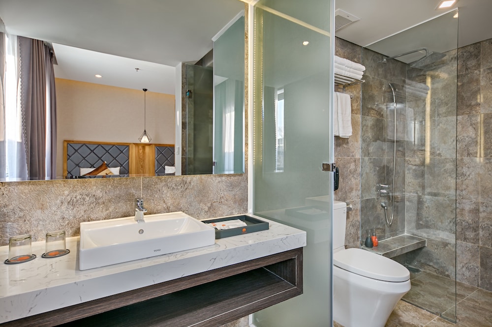 Grand Sunrise Boutique Hotel 58/61