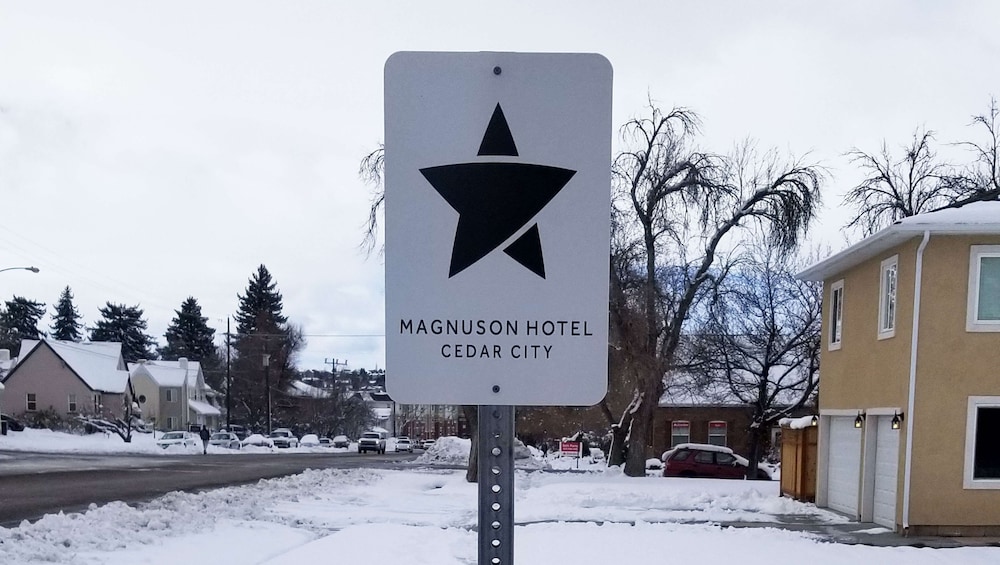 M Star Cedar City 6/50