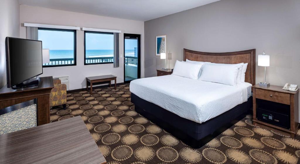 Suite, King Bed, Ocean Front