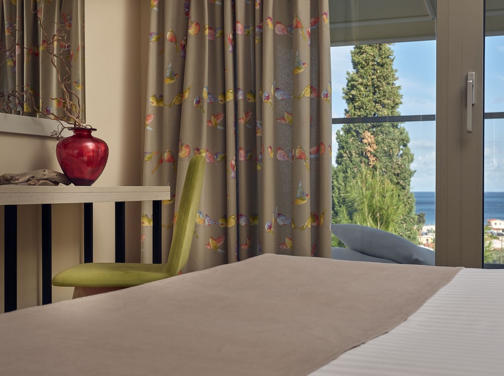 Koukounaria Hotel And Suites 61/74