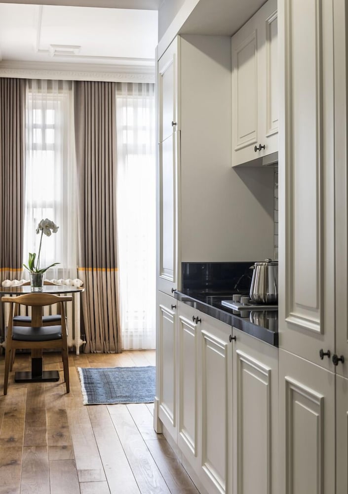 Nevv Bosphorus Hotel & Suites 57/68