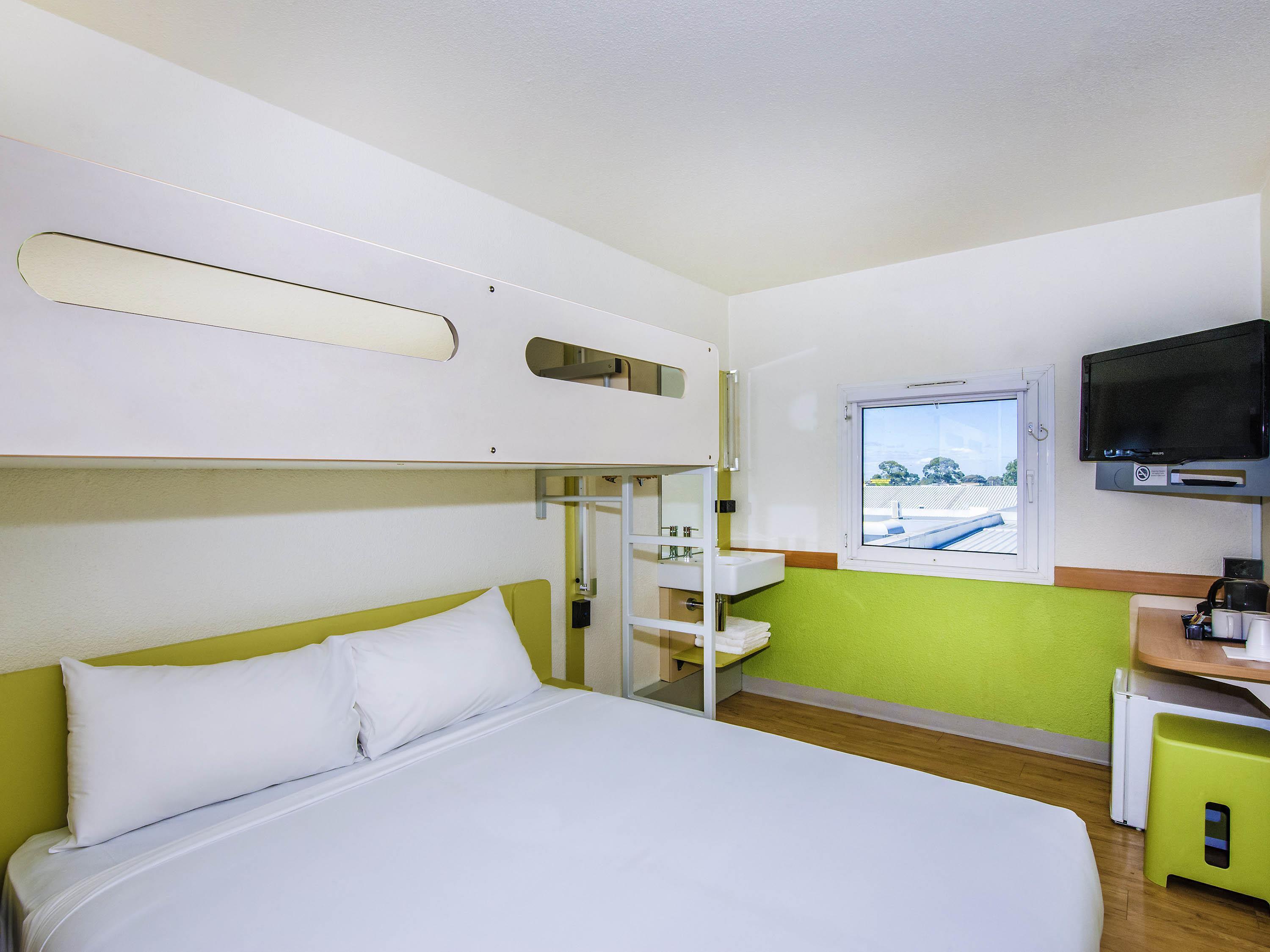 Room, Queen Bed