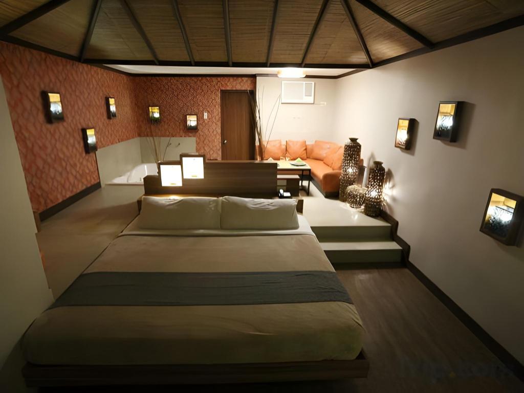 Victoria Court Suites 31/49