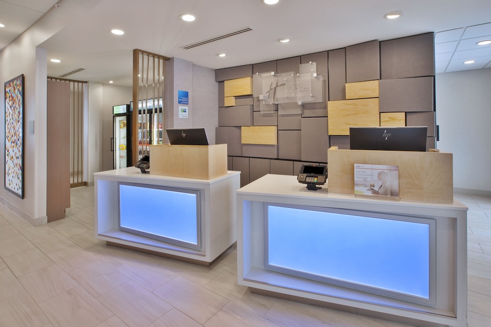 Holiday Inn Express Auburn Hills South 11/51