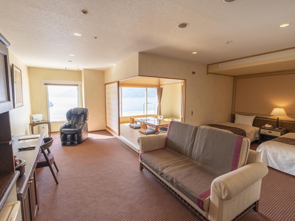 BAY RESORT HOTEL SHODOSHIMA 52/68