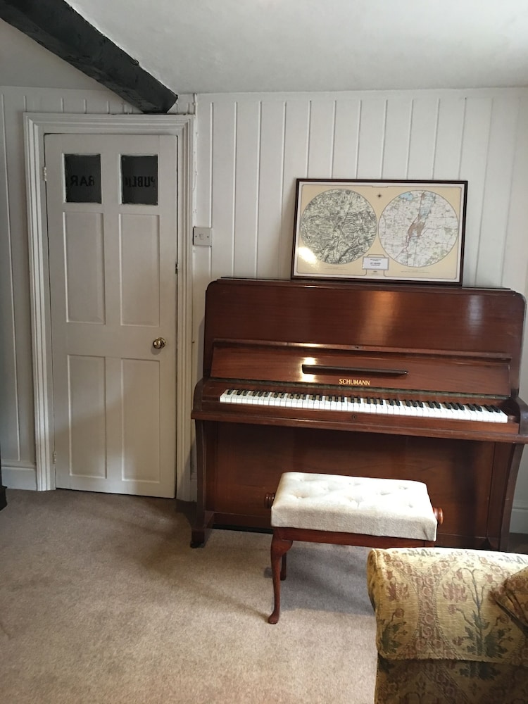 Whitehouse Guest House 8/50