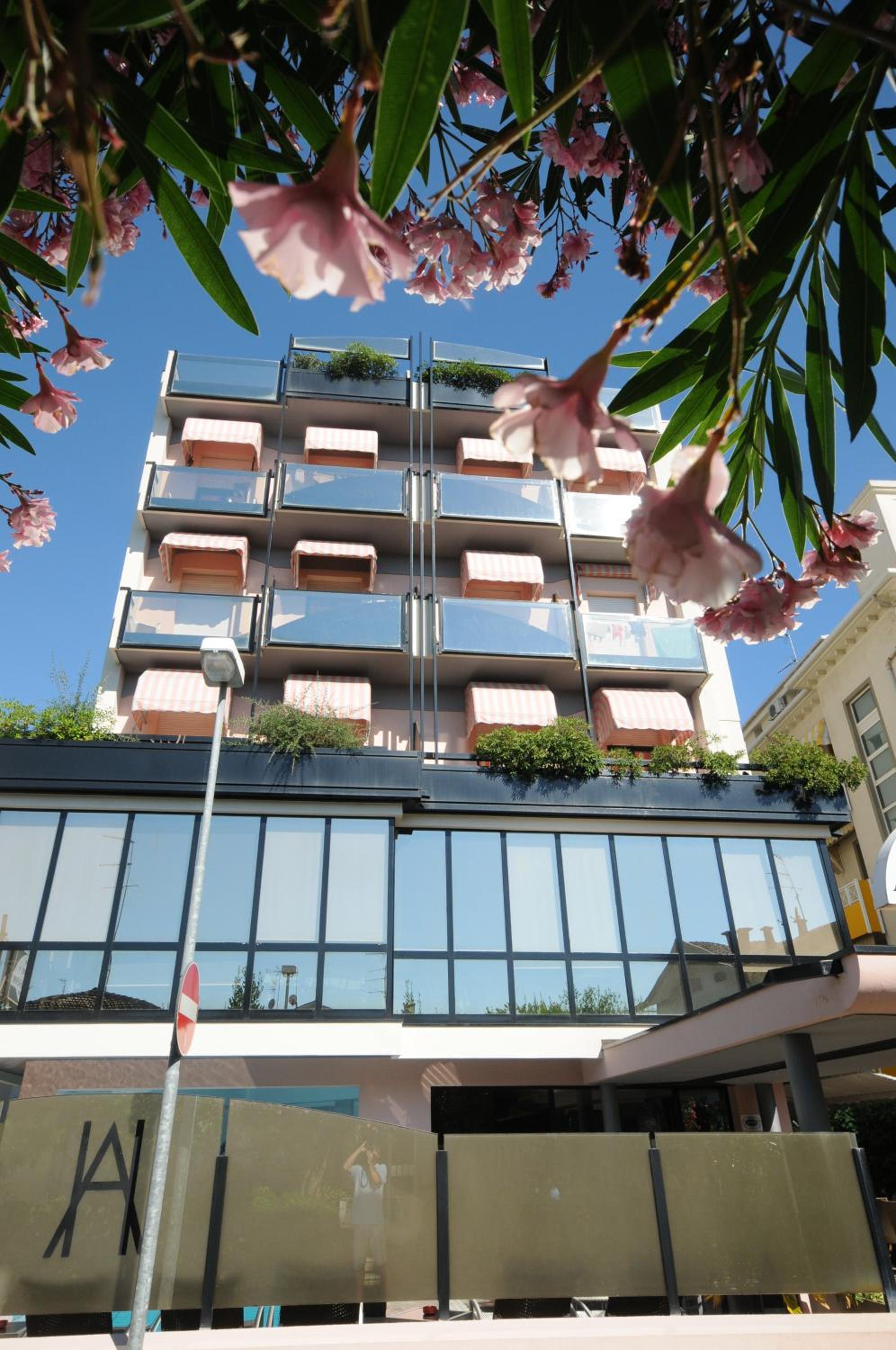 Hotel Ambassador 4/49