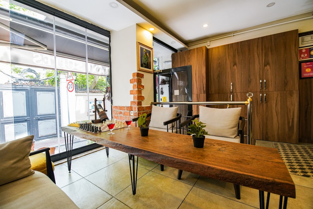 Mitani Suites 32/50
