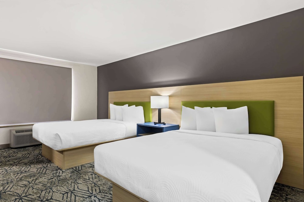 Room, 2 Queen Beds, Country Inn Suites By Radisson Savannah I 95 North Ga 4/7