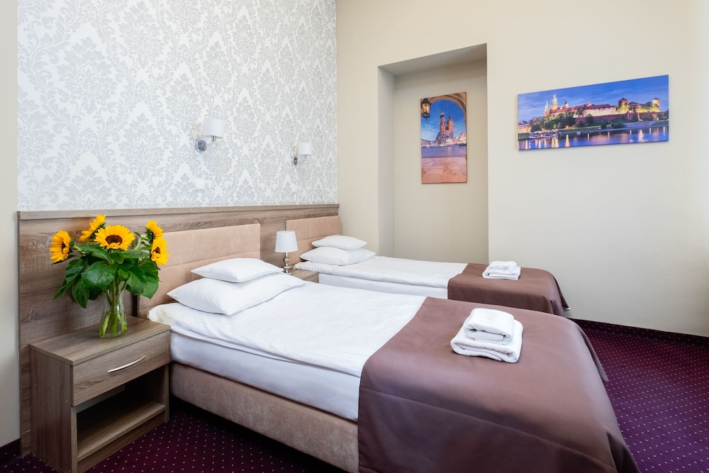 Hotel Maximum 14/50