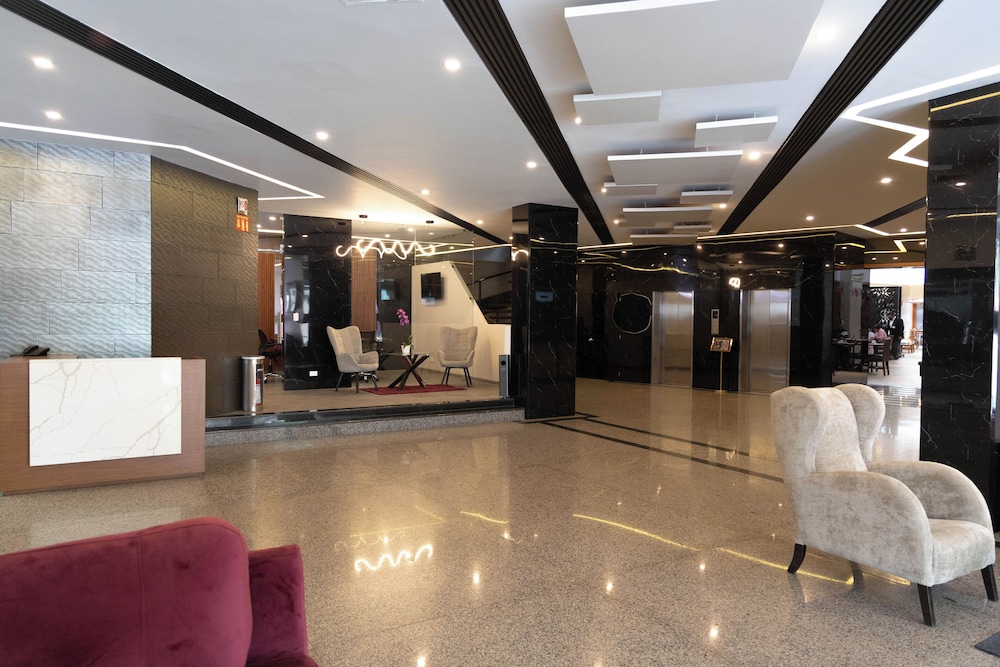 Hotel Abastos Plaza 11/68