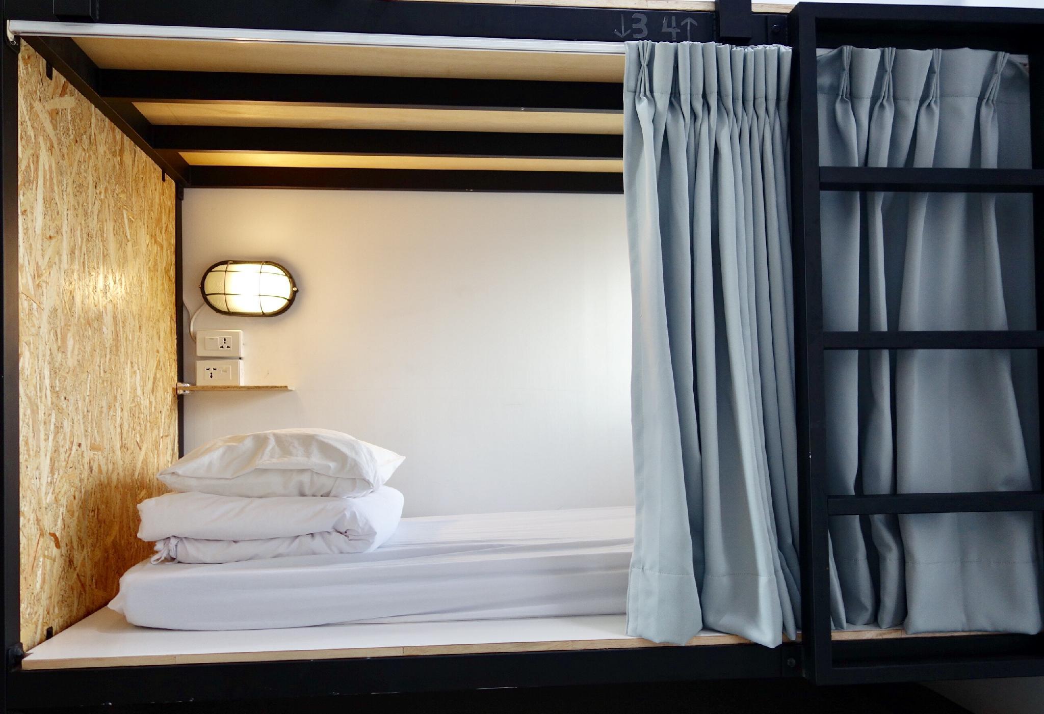 Female Dorm, Female Only, 8 Beds