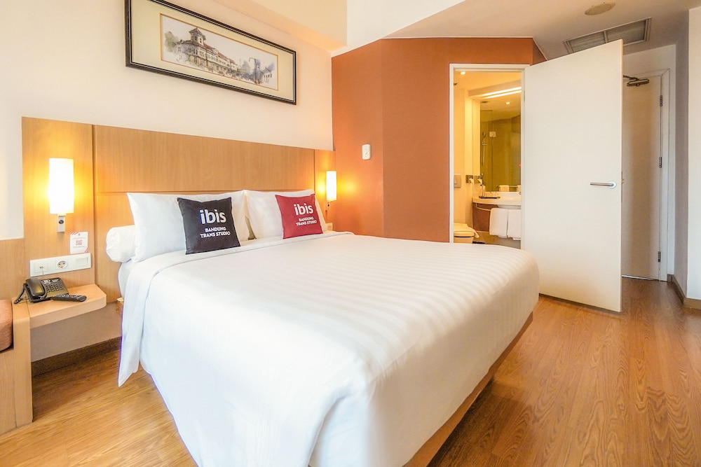 IBIS BANDUNG TRANS STUDIO 19/61
