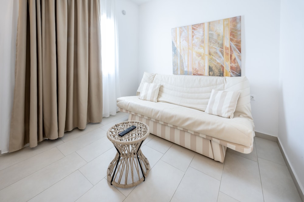 Smy Hotel Orizontes Santorini 24/63