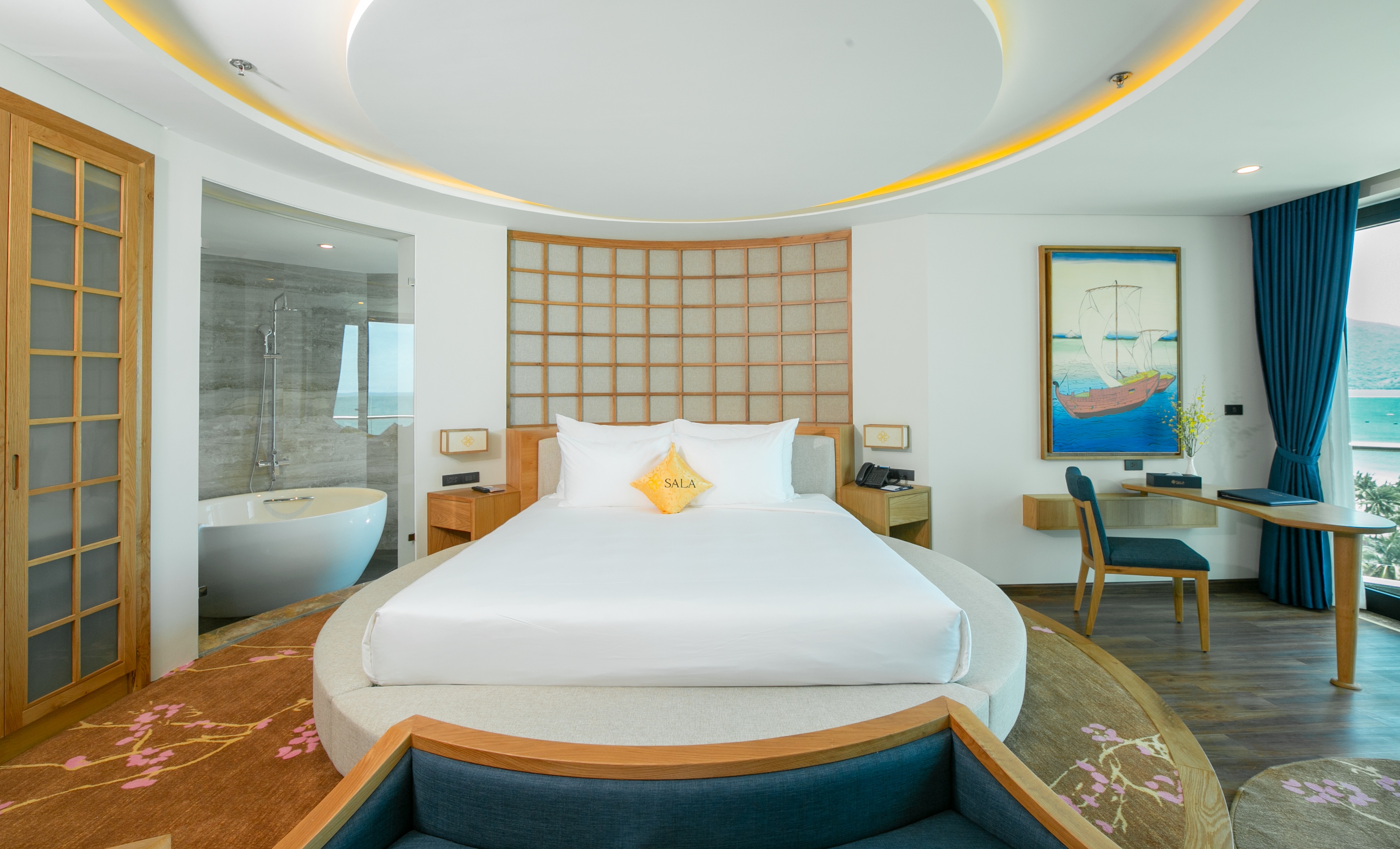 Suite, Sea View