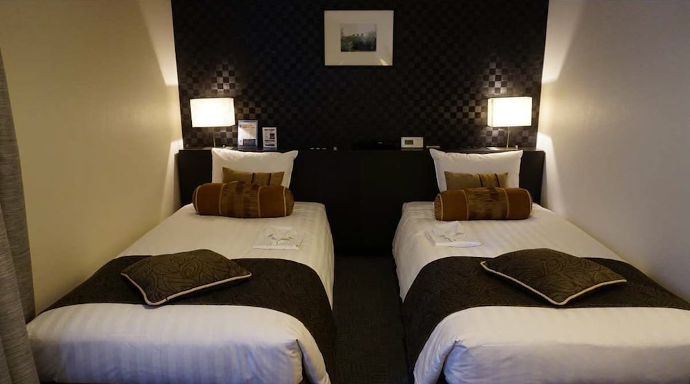 ROOM, TWIN BEDS, SMOKING