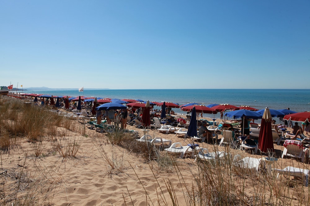 CLUB ESSE SELINUNTE BEACH 37/42