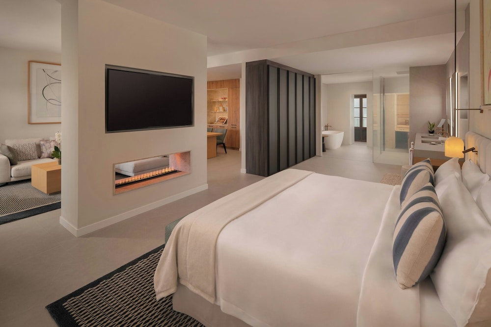 1 Bedroom, Suite, Bay View