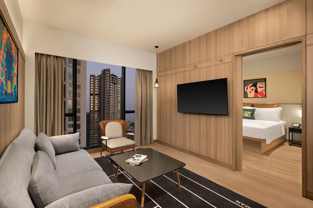 Moxy Mumbai Andheri West 19/40