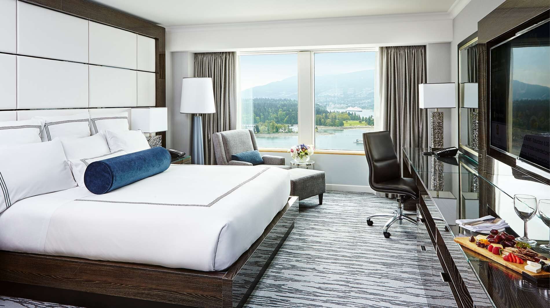 Pacific, Club, Deluxe, King Bed, Harbour View