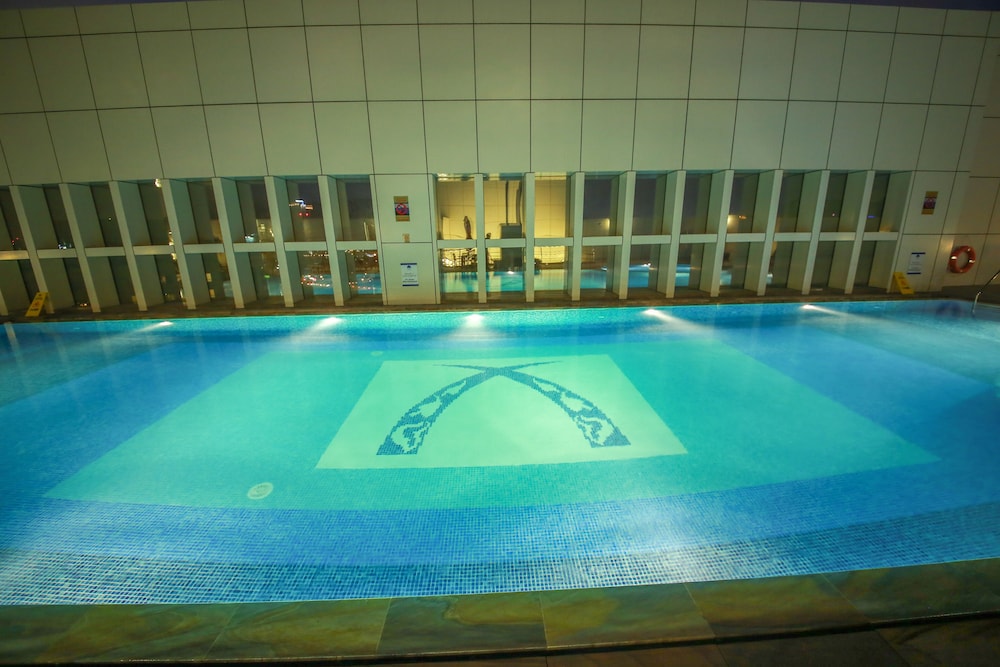 swimming pool spa