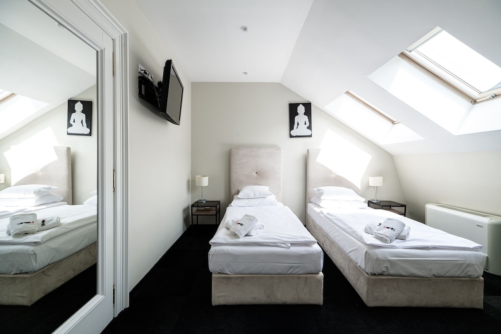 Home Aparthotel 45/58