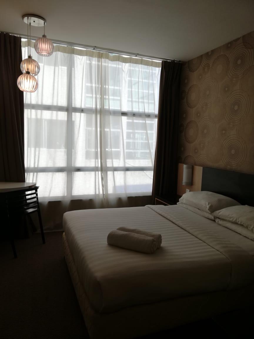 Superior, Queen Bed