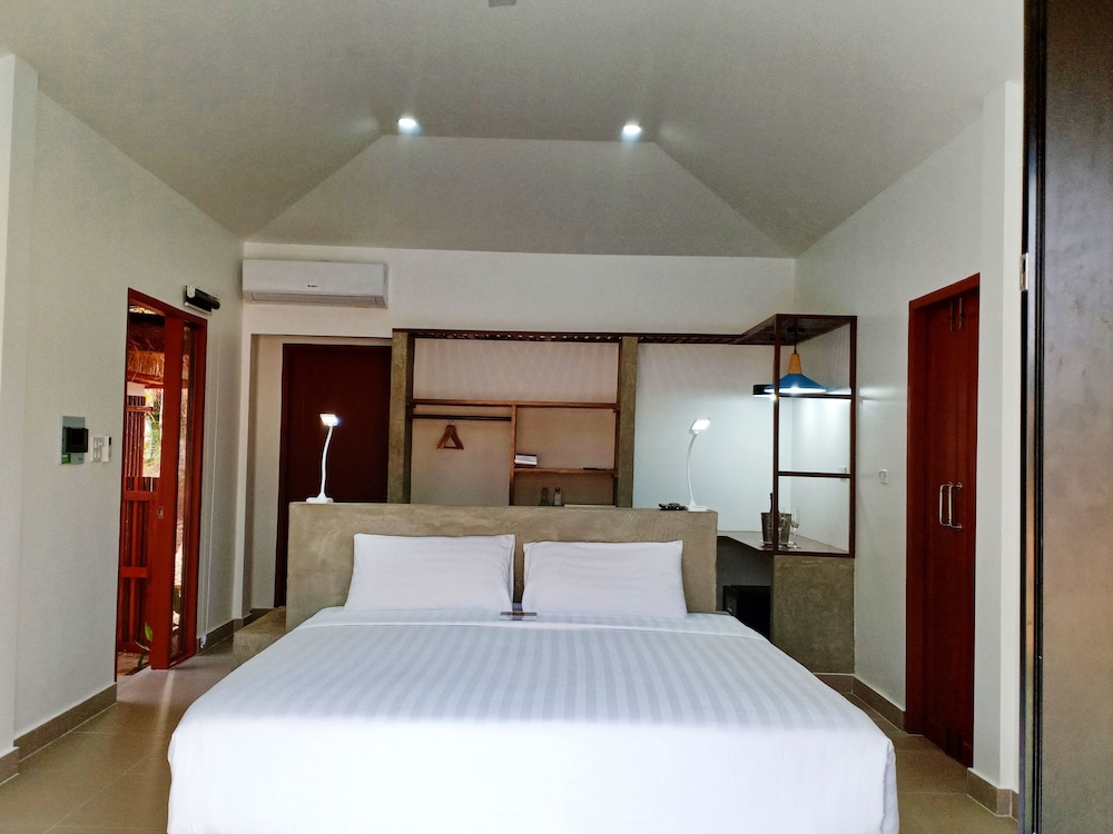 SANCTUARY NAM NGUM BEACH RESORT 11/53