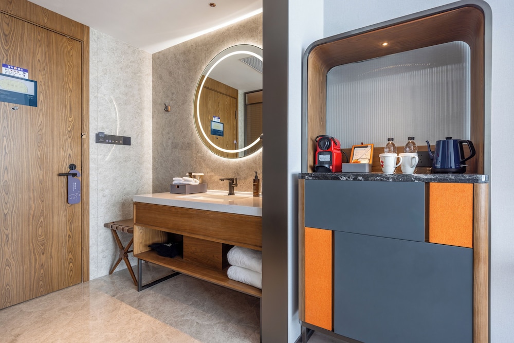 UrCove by HYATT Guangzhou Huadu Baiyun International Airport 71/72