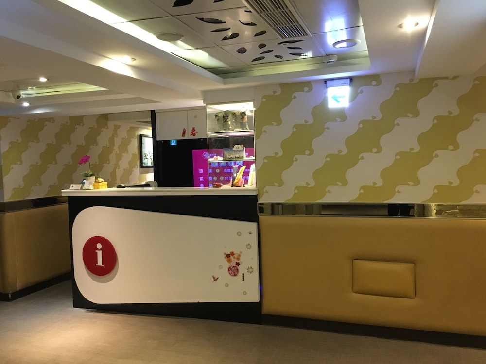 R8 Eco Hotel 1/27