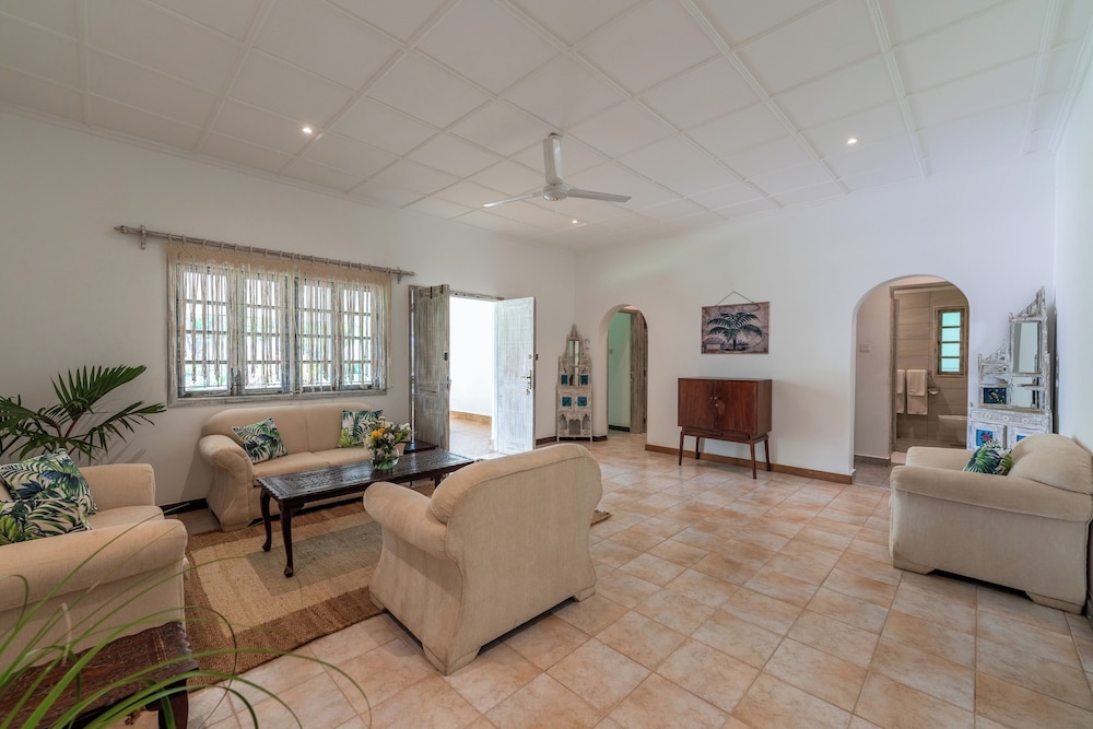 Hibiscus Apartments 54/75