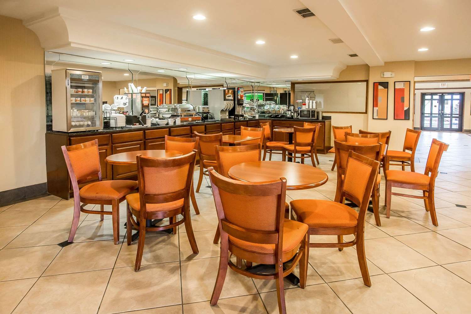 Econo Lodge Inn & Suites Monroe, MI 24/36