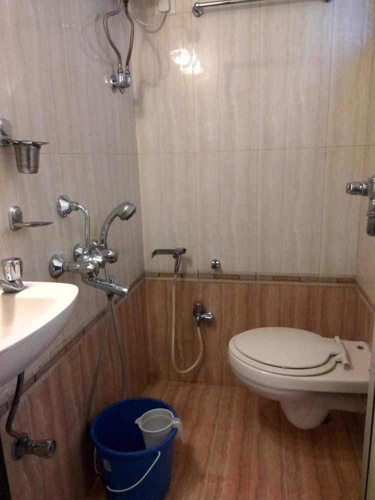 Hotel Broadway Colaba Mumbai 46/50