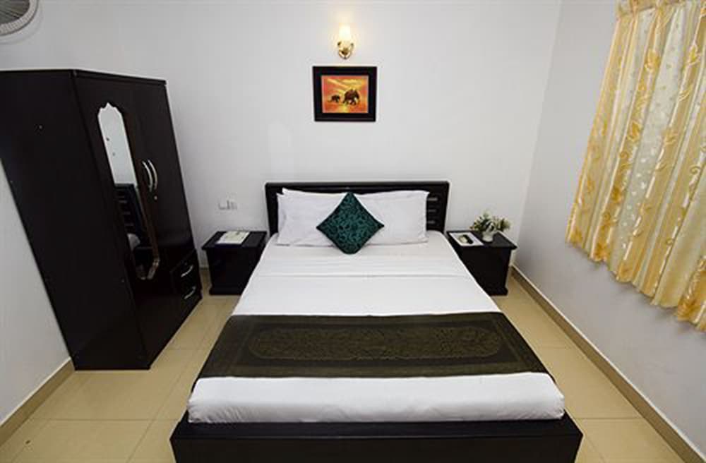 ROOM, DOUBLE BED