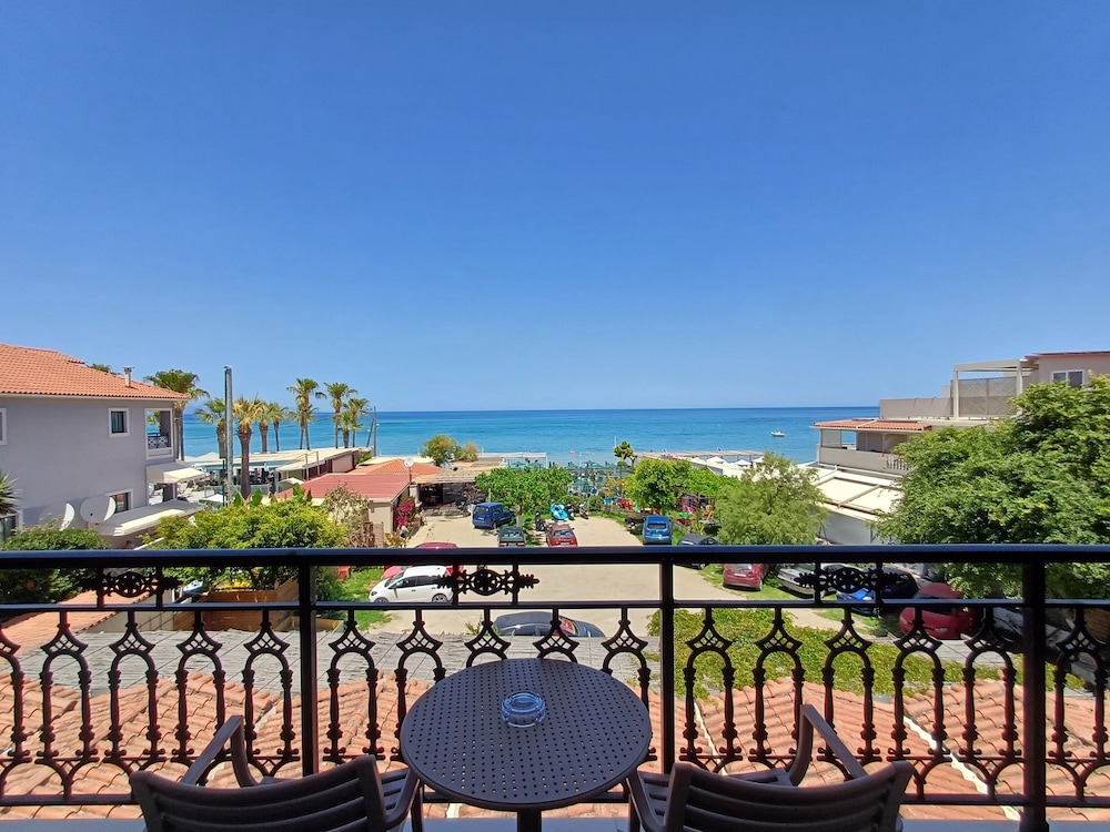 Anetis Beach Hotel 28/50